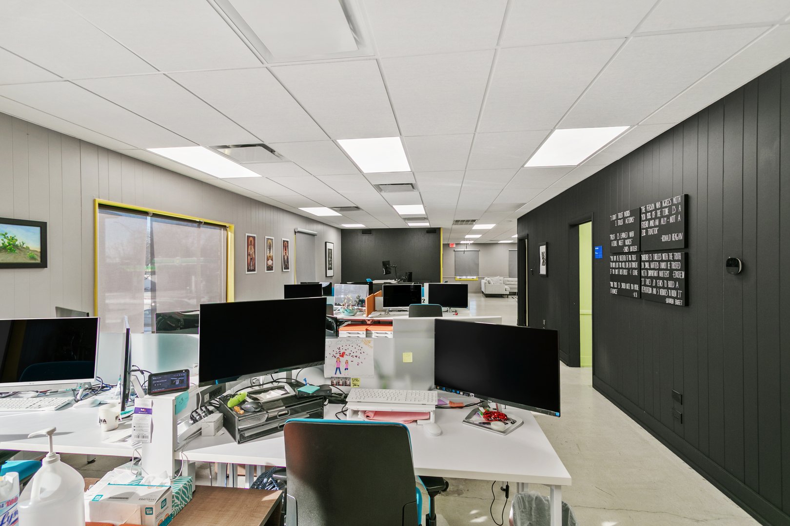 9757 S Kedzie Avenue, Evergreen Park, IL 60805