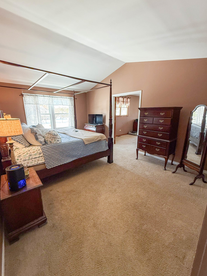 1404 Amy Lane, Libertyville, IL 60048