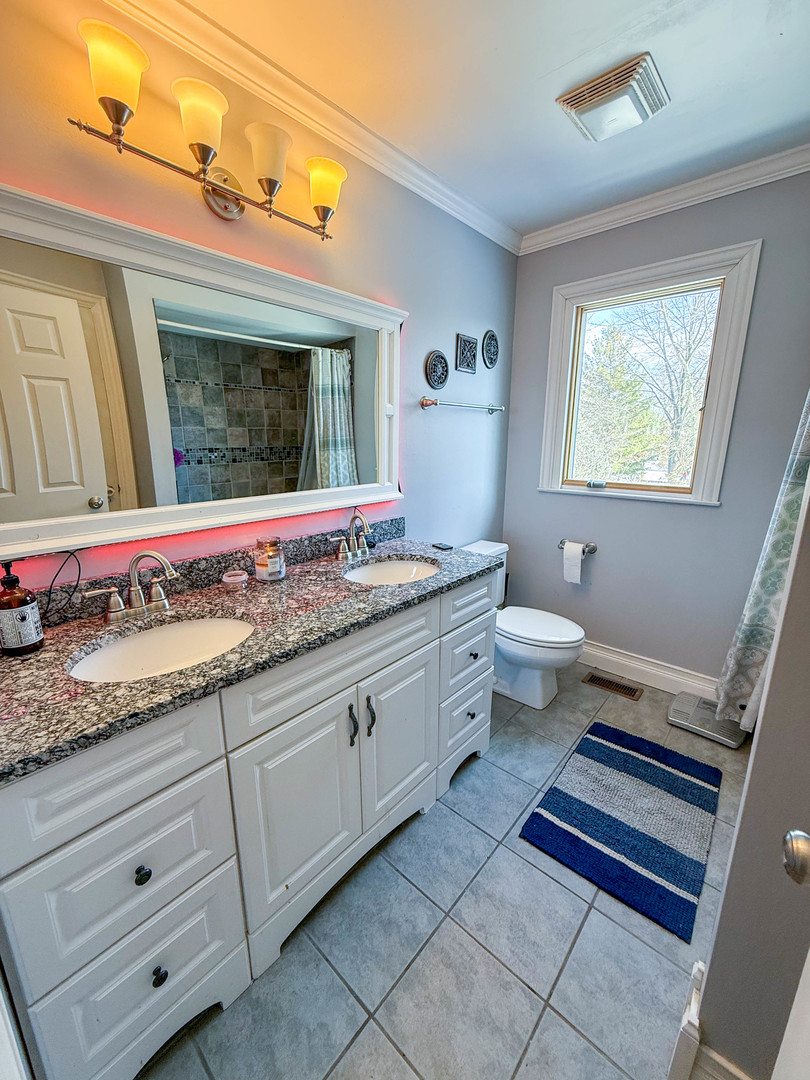 1404 Amy Lane, Libertyville, IL 60048