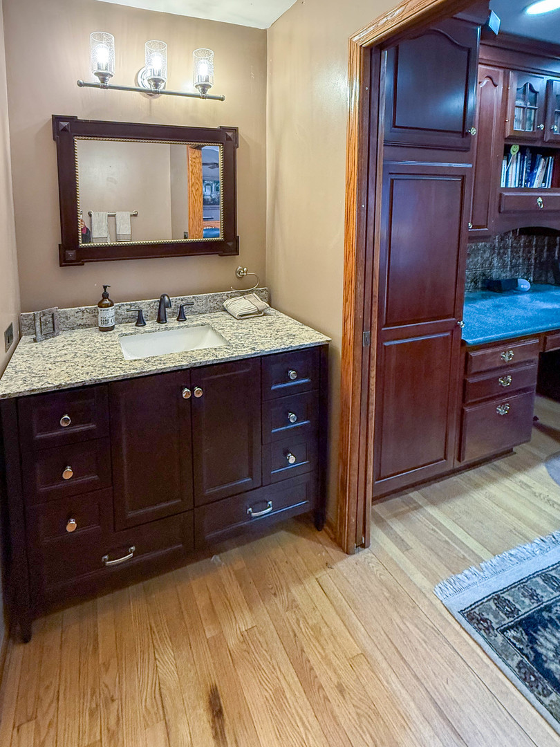 1404 Amy Lane, Libertyville, IL 60048