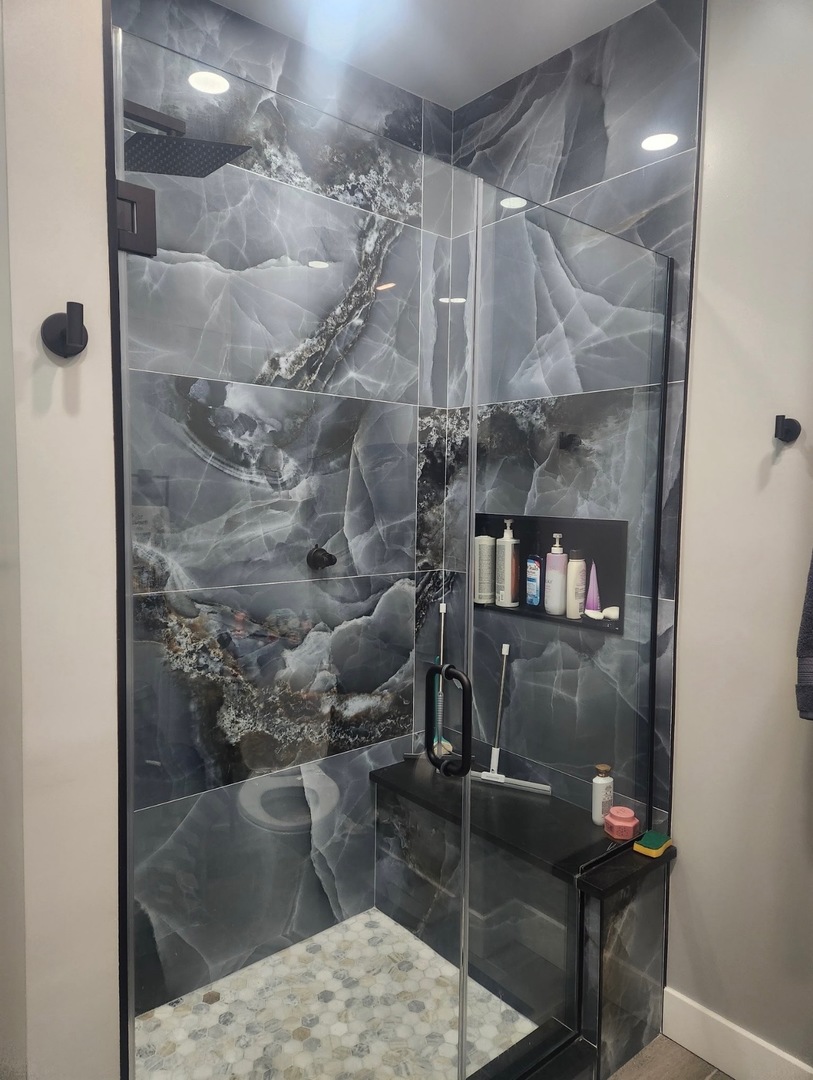 4307 W Grand Avenue, Chicago, IL 60651