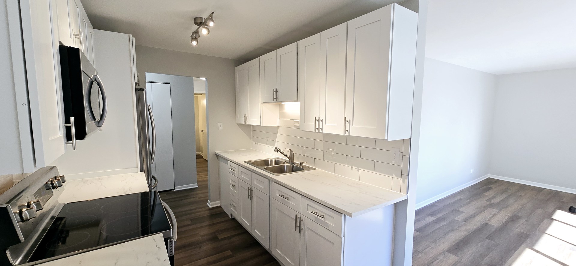 10 Oak Avenue #210, Westmont, IL 60559