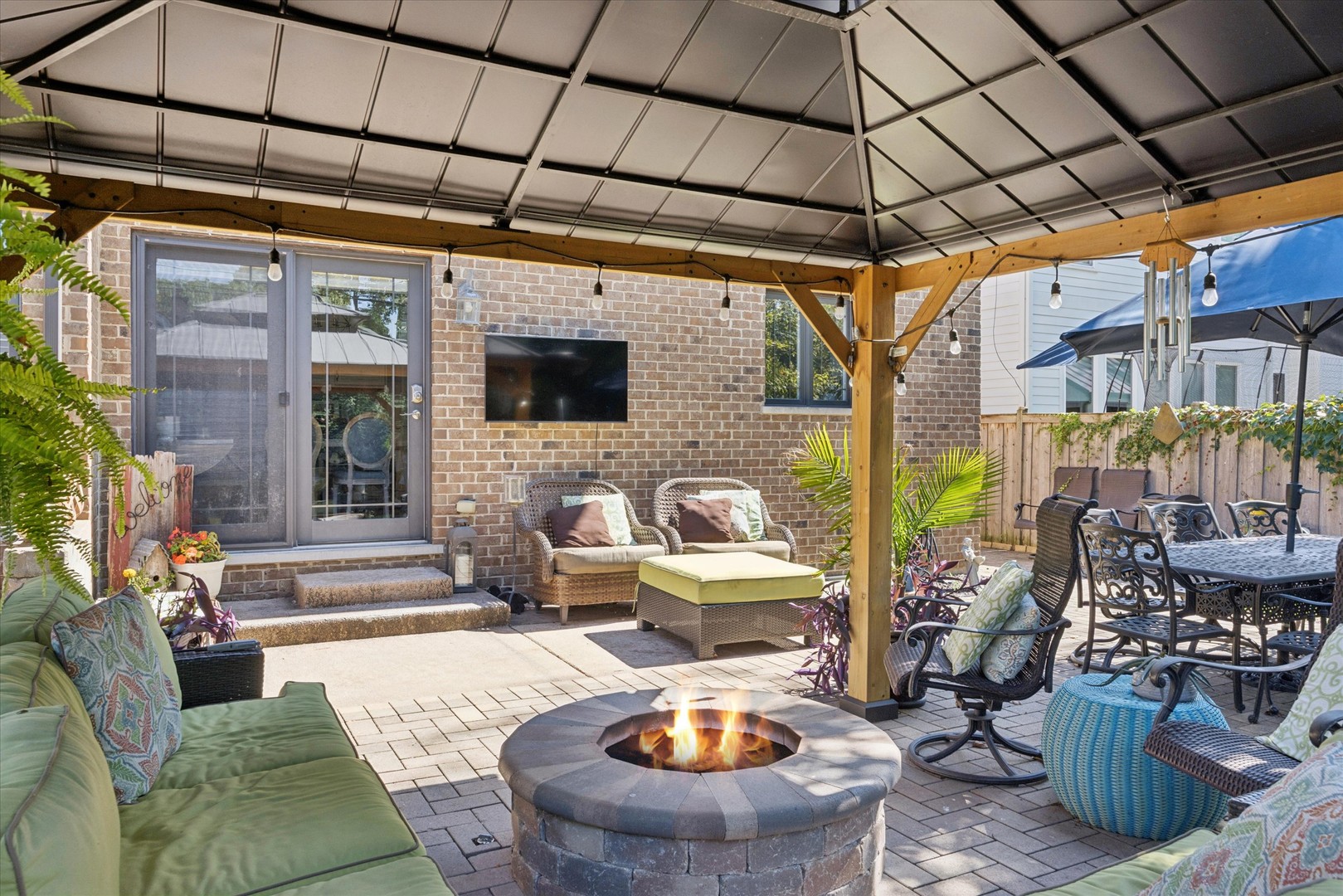 594 S Fairfield Avenue, Elmhurst, IL 60126