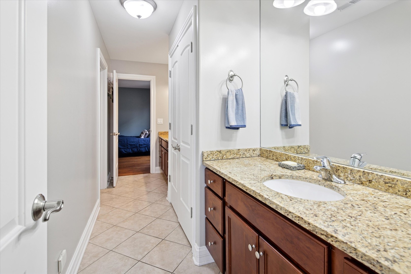 594 S Fairfield Avenue, Elmhurst, IL 60126