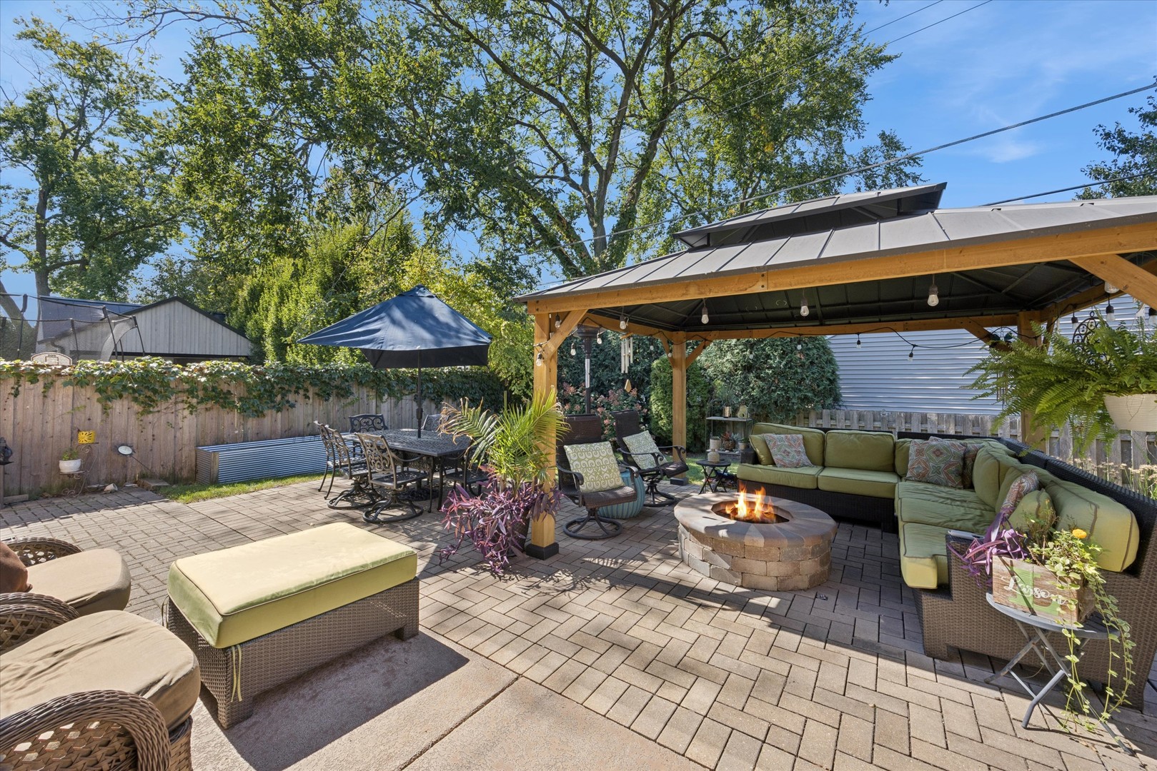 594 S Fairfield Avenue, Elmhurst, IL 60126