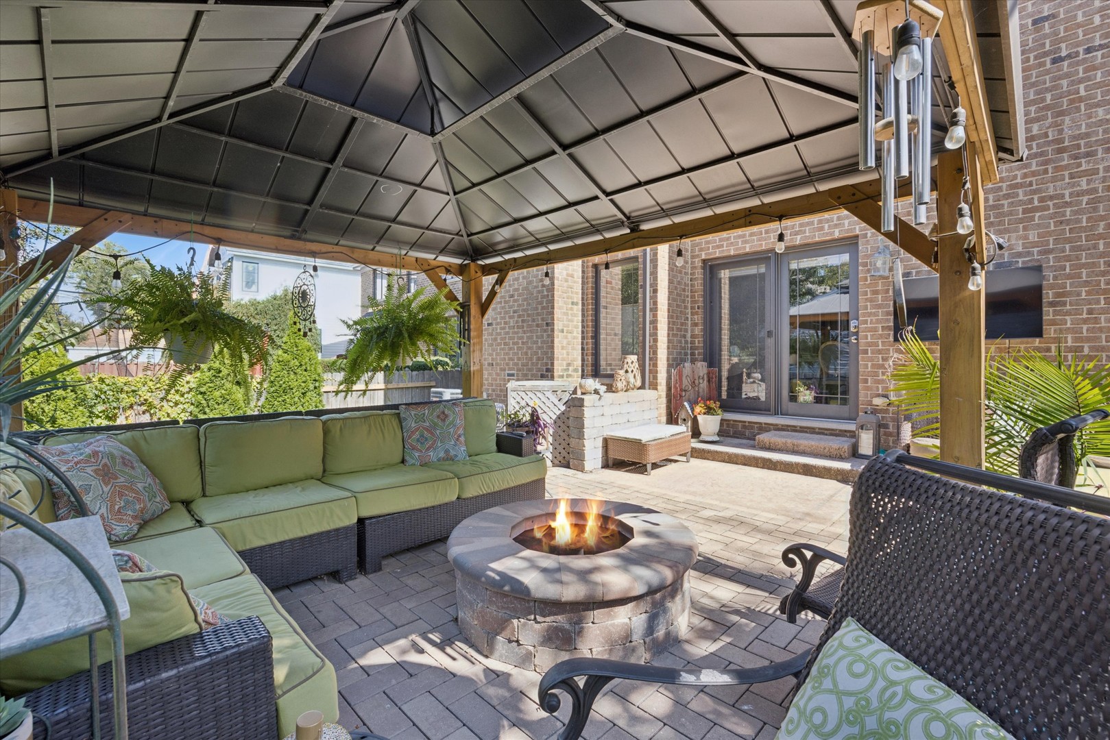 594 S Fairfield Avenue, Elmhurst, IL 60126