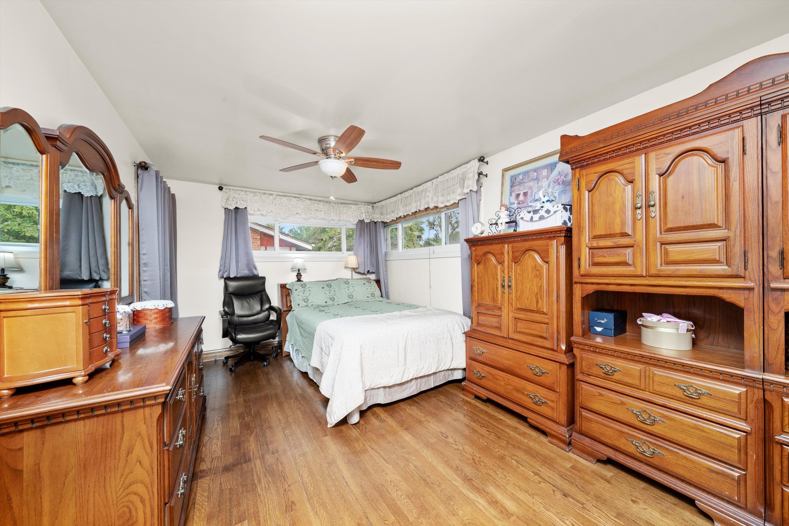 3048 Sherwood Avenue, Markham, IL 60428