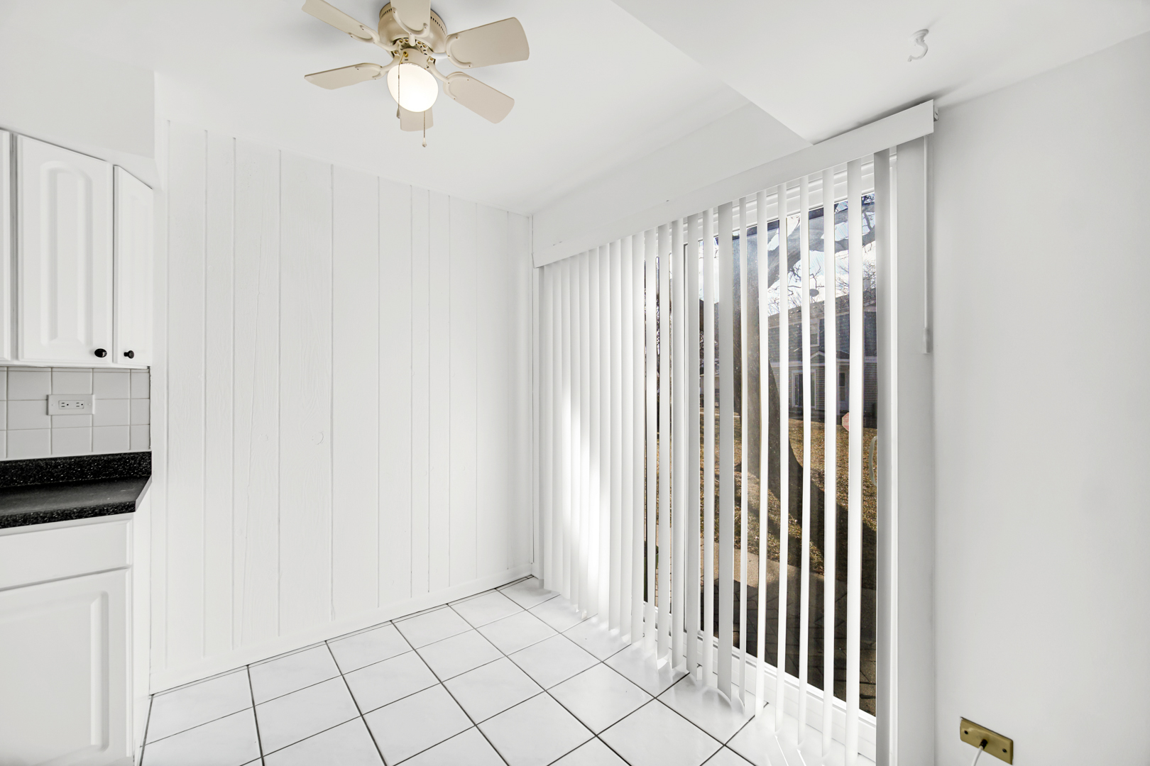 1242 Nova Court, Wheeling, IL 60090