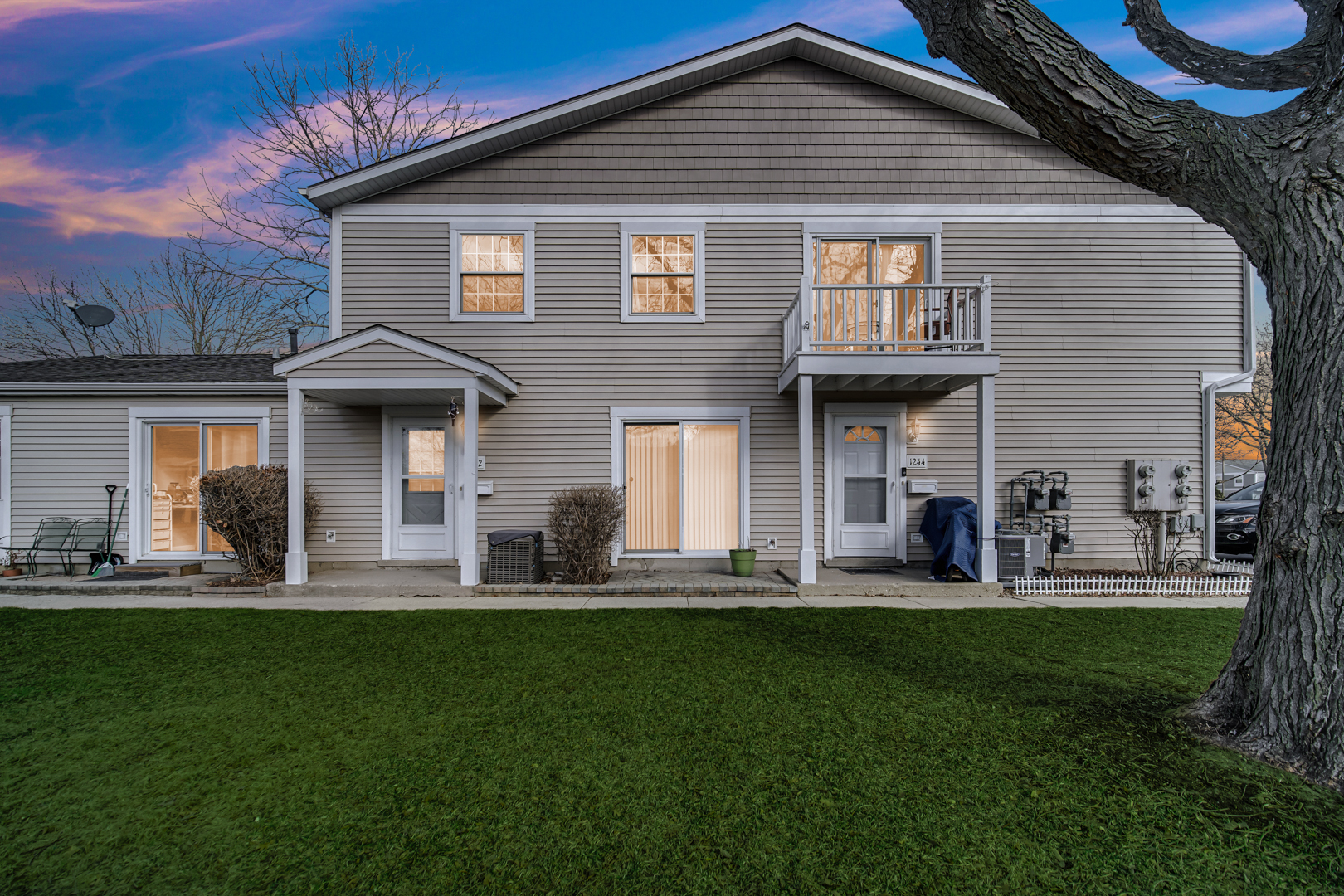 1242 Nova Court, Wheeling, IL 60090