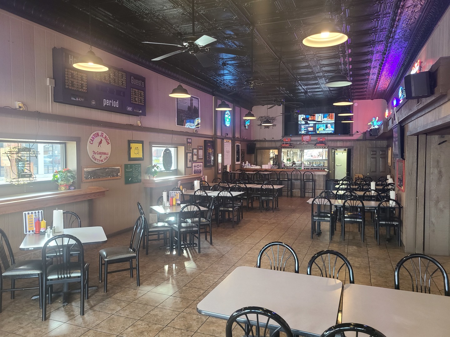 68 E Elm Street, Canton, IL 61520