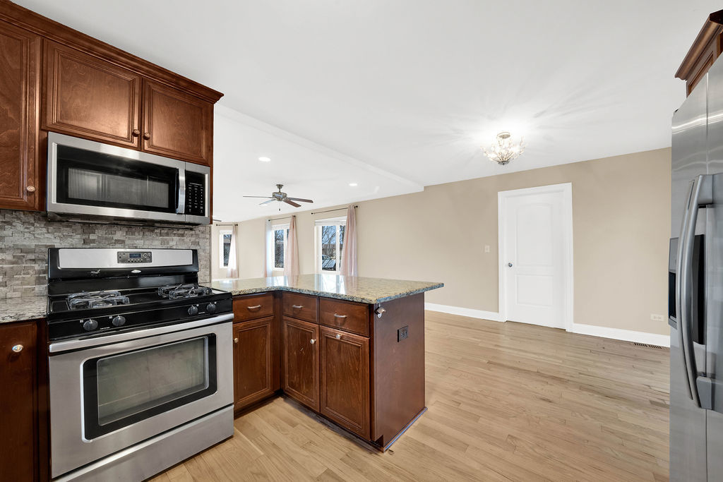 6120 W 98th Street, Oak Lawn, IL 60453