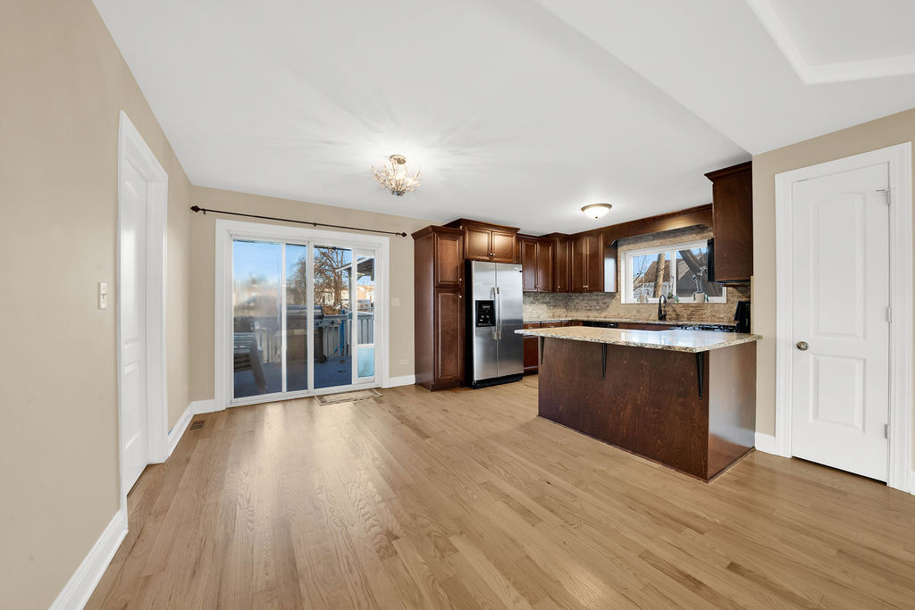 6120 W 98th Street, Oak Lawn, IL 60453