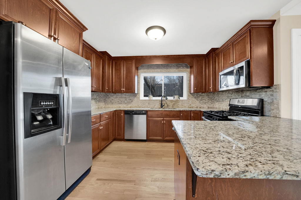 6120 W 98th Street, Oak Lawn, IL 60453