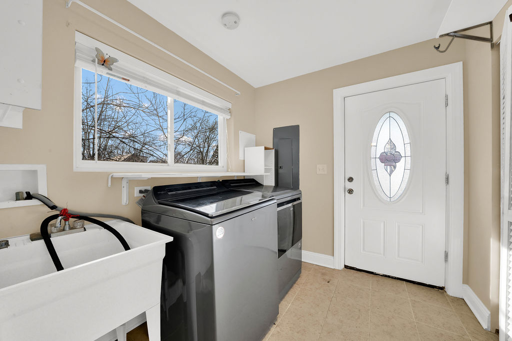 6120 W 98th Street, Oak Lawn, IL 60453