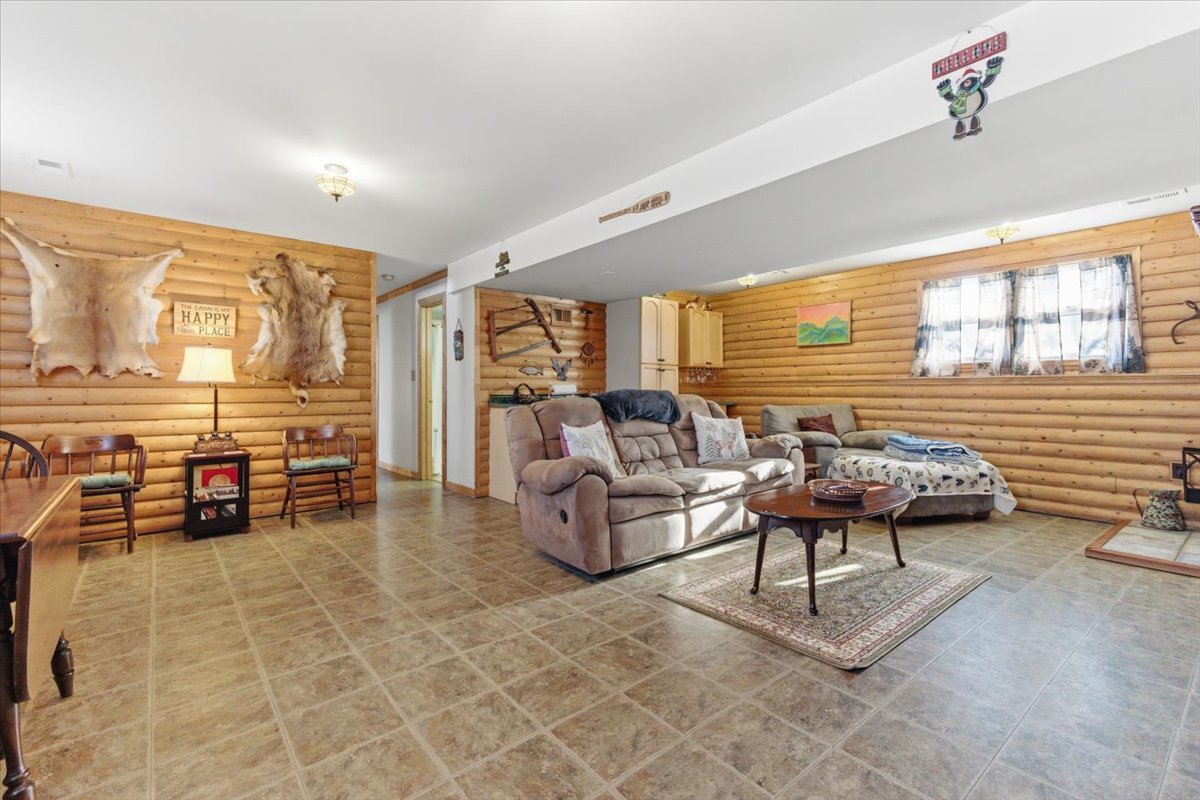 121 E Clarendon Drive, Round Lake Beach, IL 60073