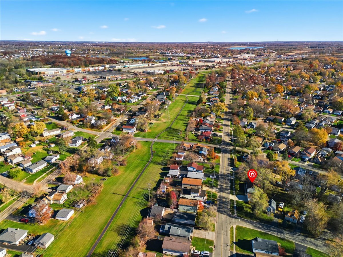 121 E Clarendon Drive, Round Lake Beach, IL 60073