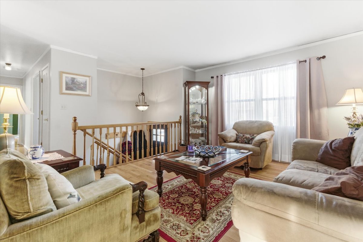 121 E Clarendon Drive, Round Lake Beach, IL 60073