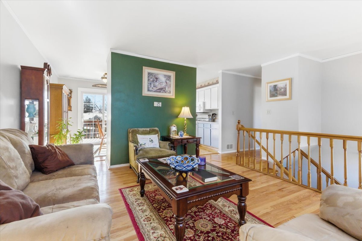 121 E Clarendon Drive, Round Lake Beach, IL 60073