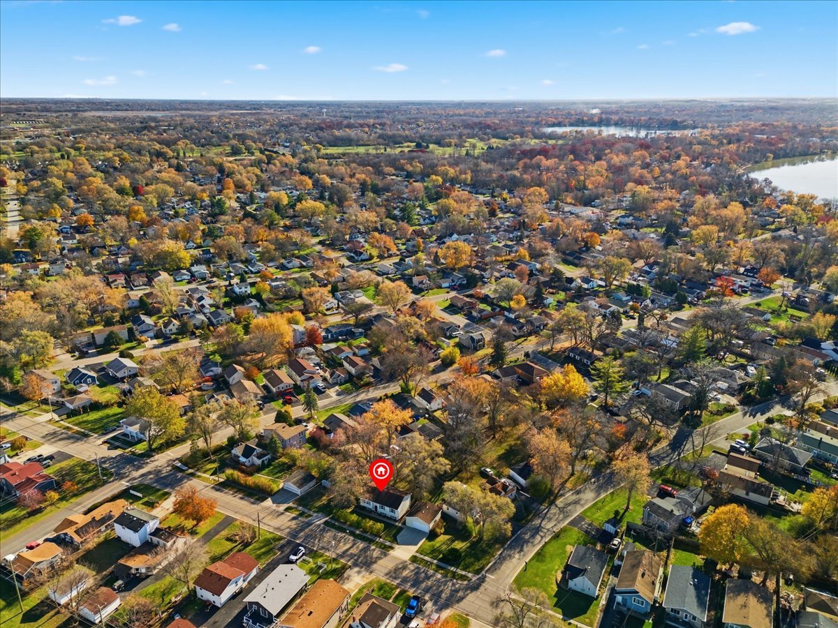 121 E Clarendon Drive, Round Lake Beach, IL 60073