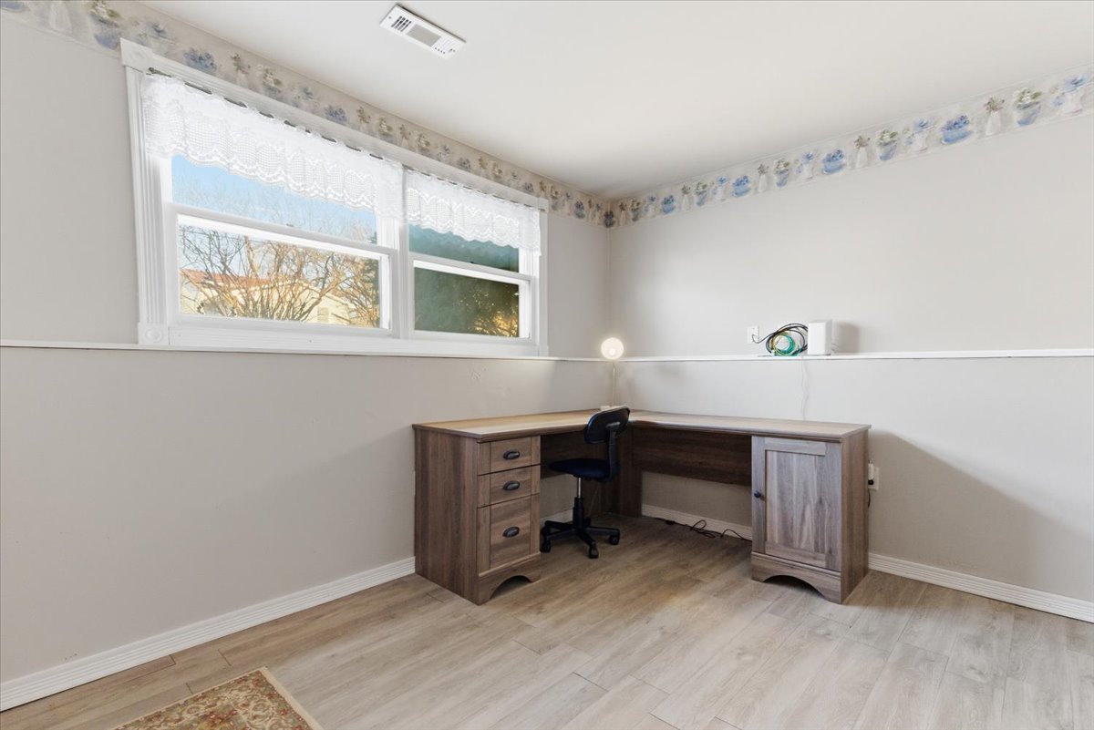 121 E Clarendon Drive, Round Lake Beach, IL 60073