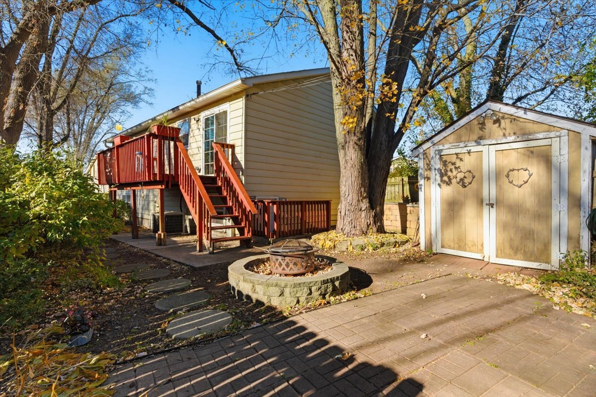 121 E Clarendon Drive, Round Lake Beach, IL 60073