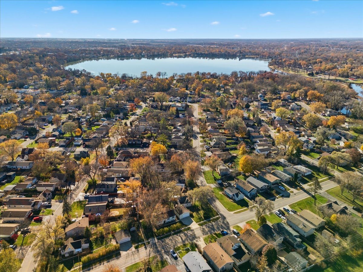 121 E Clarendon Drive, Round Lake Beach, IL 60073