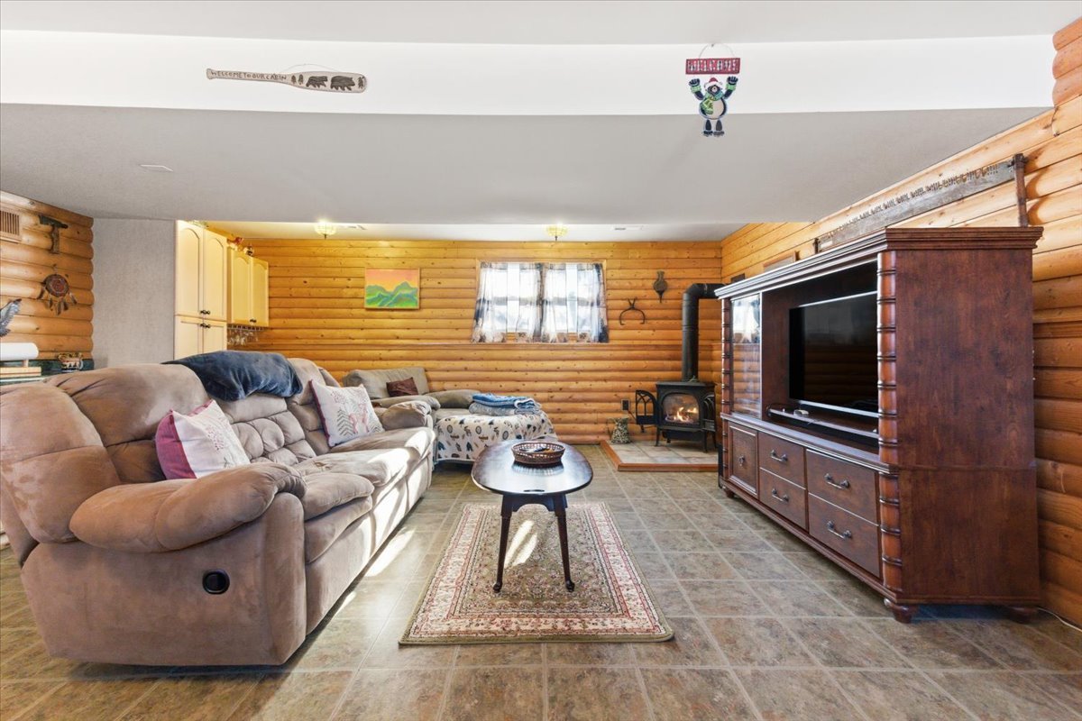 121 E Clarendon Drive, Round Lake Beach, IL 60073