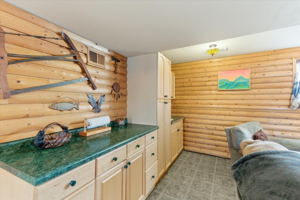 121 E Clarendon Drive, Round Lake Beach, IL 60073