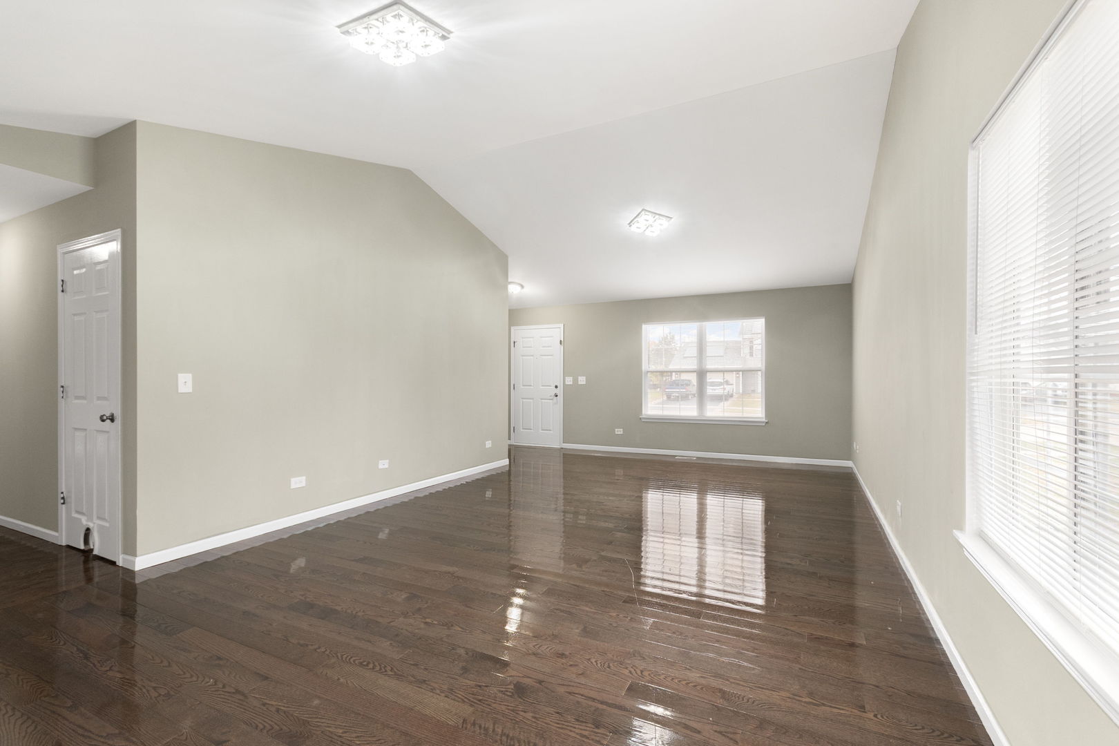 1308 Dahlgren Lane, Minooka, IL 60447