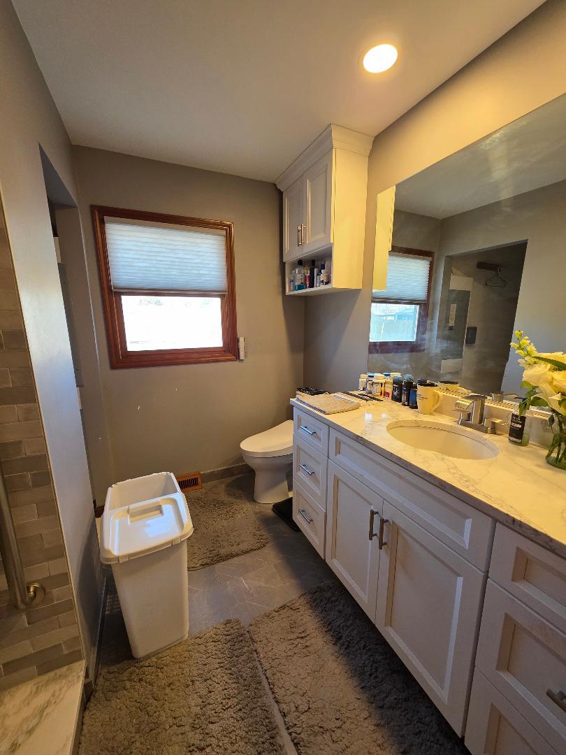 19 Pasadena Drive, Oswego, IL 60543