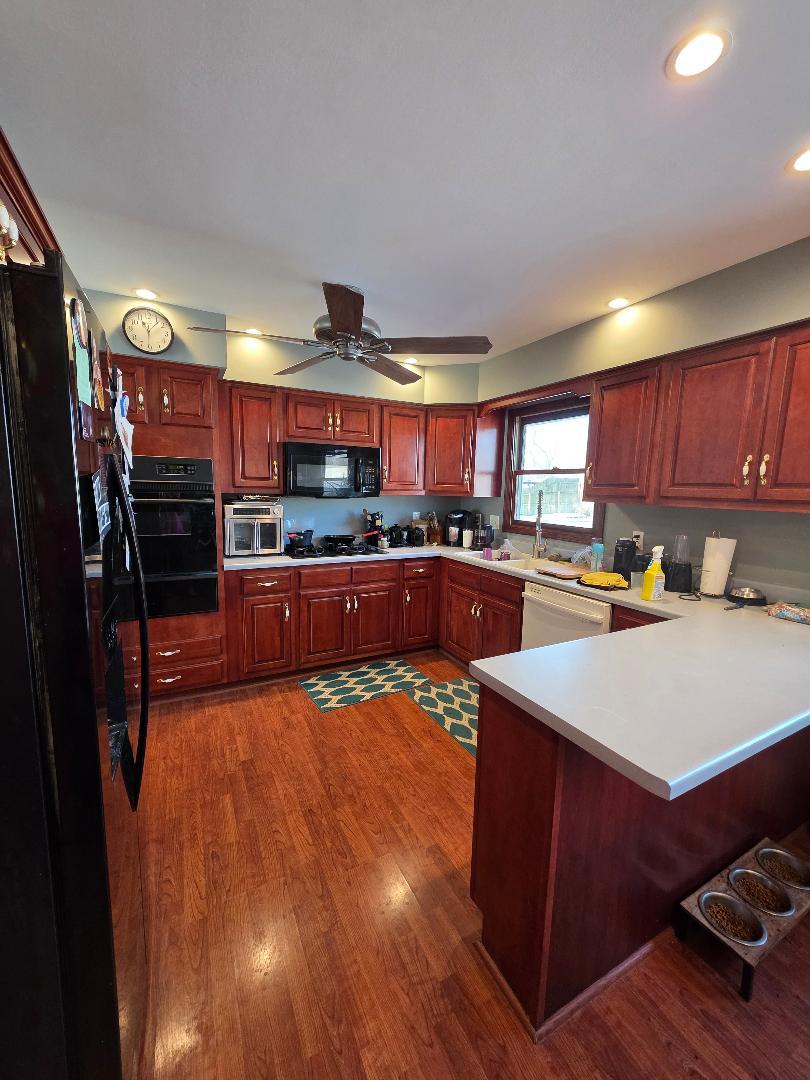 19 Pasadena Drive, Oswego, IL 60543