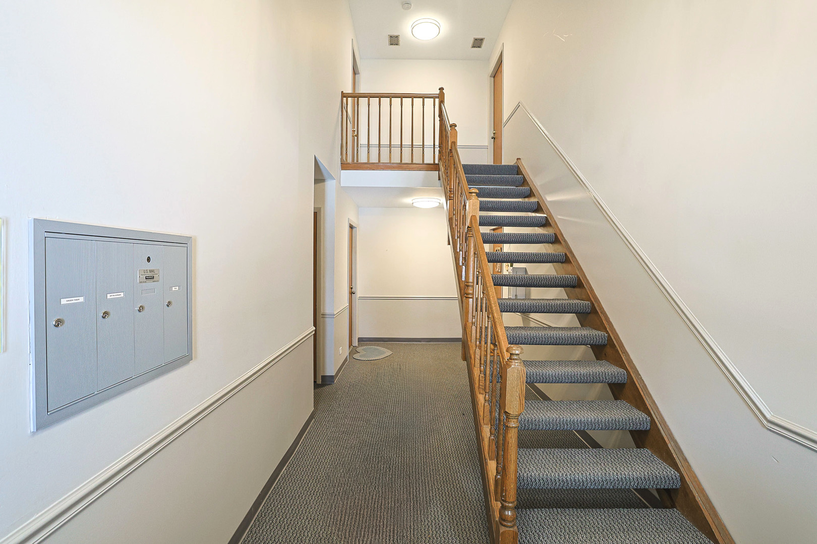 600 Stone Circle Court #W1, Schaumburg, IL 60194