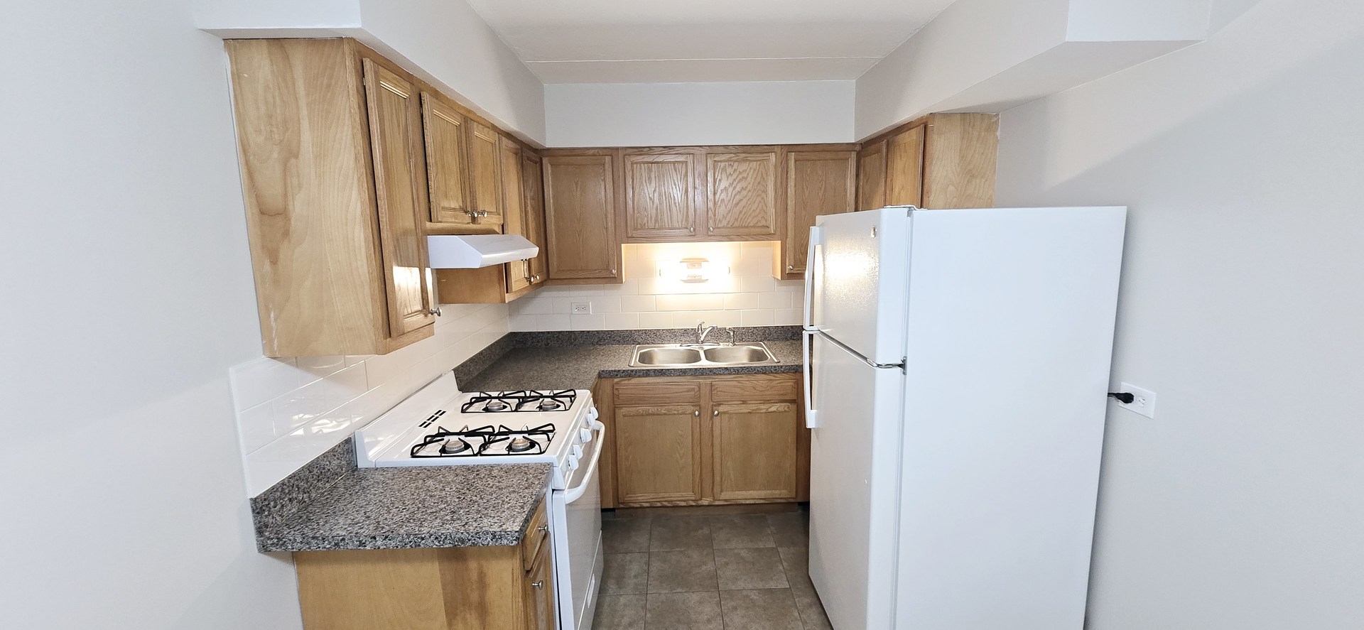 318 W Naperville Road #8, Westmont, IL 60559