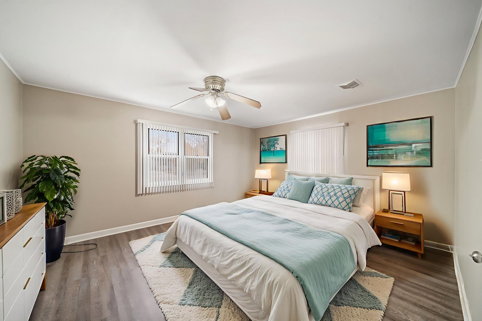 7949 Newland Avenue, Burbank, IL 60459