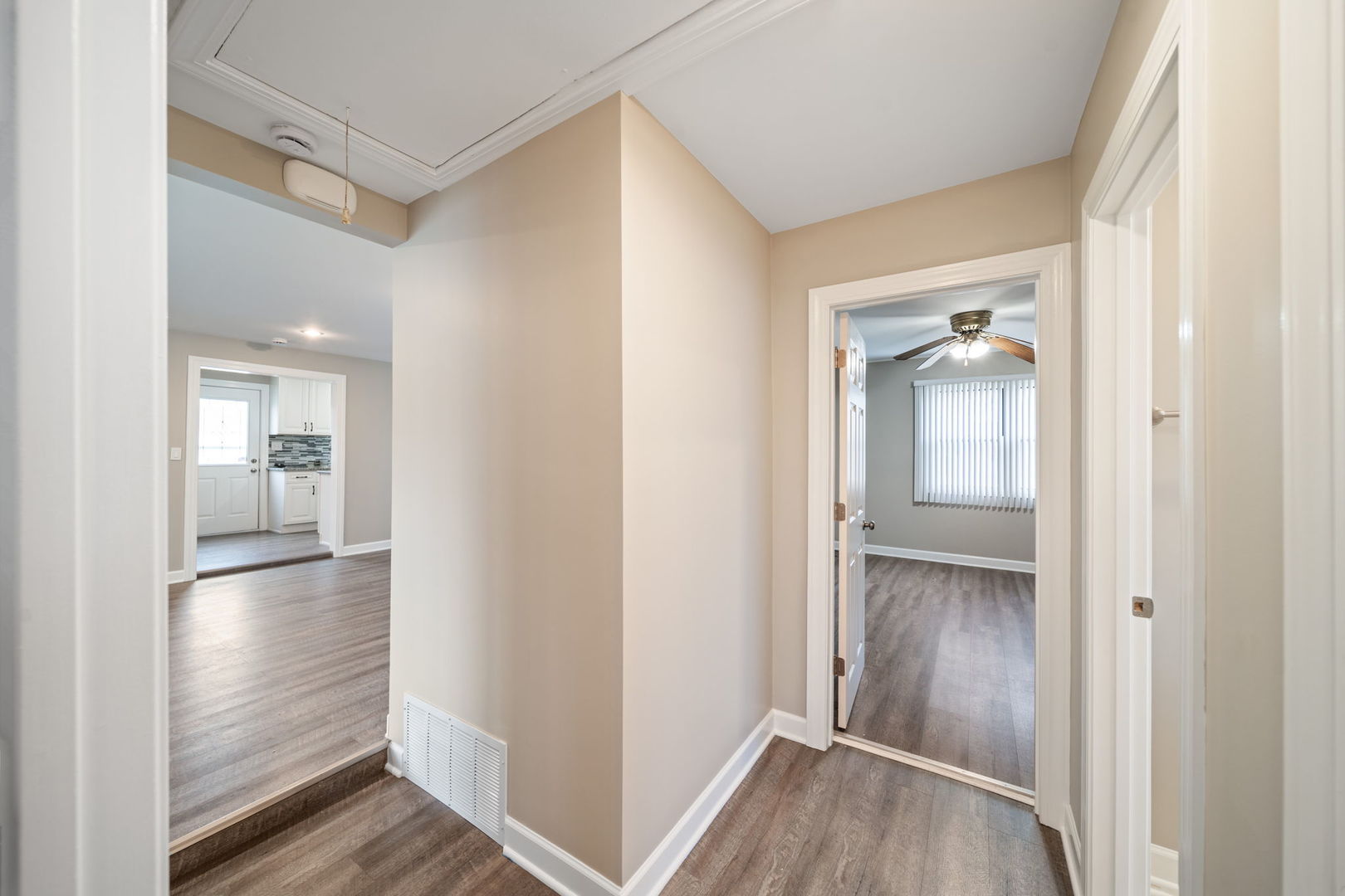 7949 Newland Avenue, Burbank, IL 60459