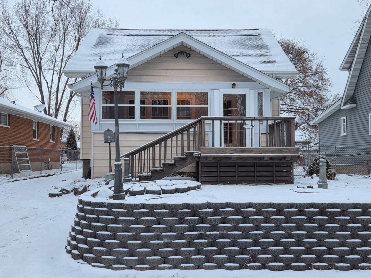 2108 Lloyd Avenue, Waukegan, IL 60085