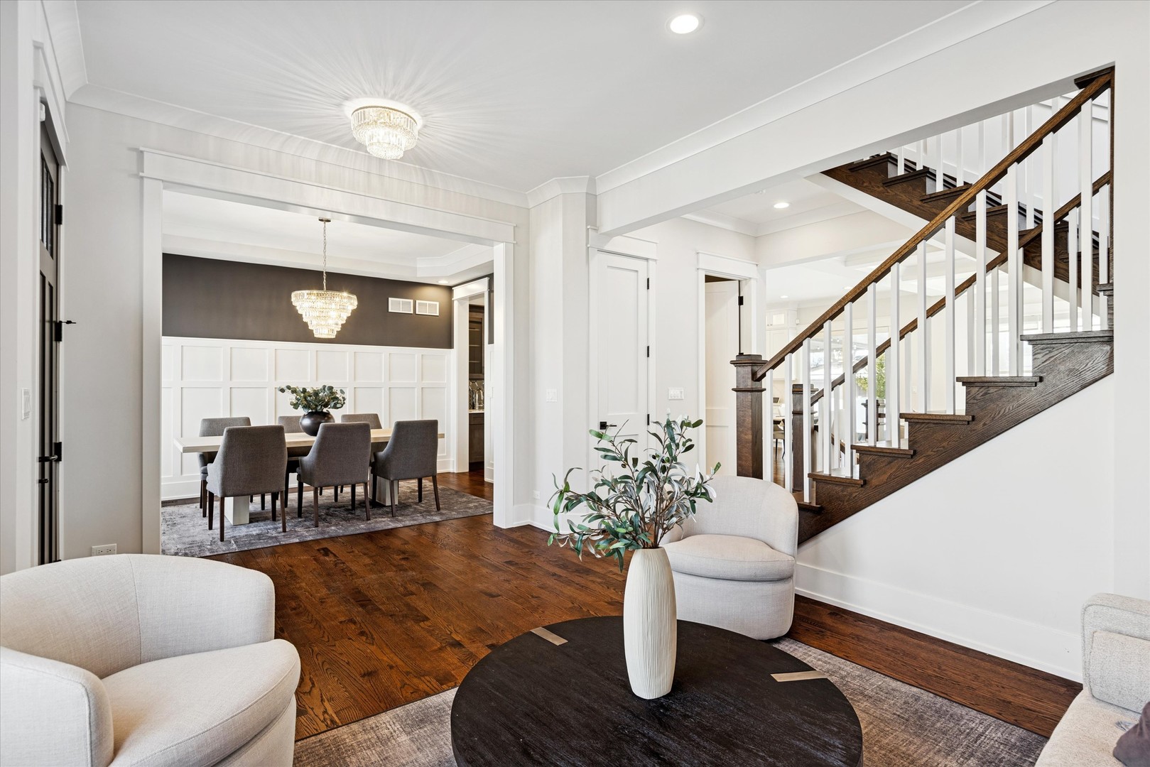 432 N Ridgeland Avenue, Elmhurst, IL 60126