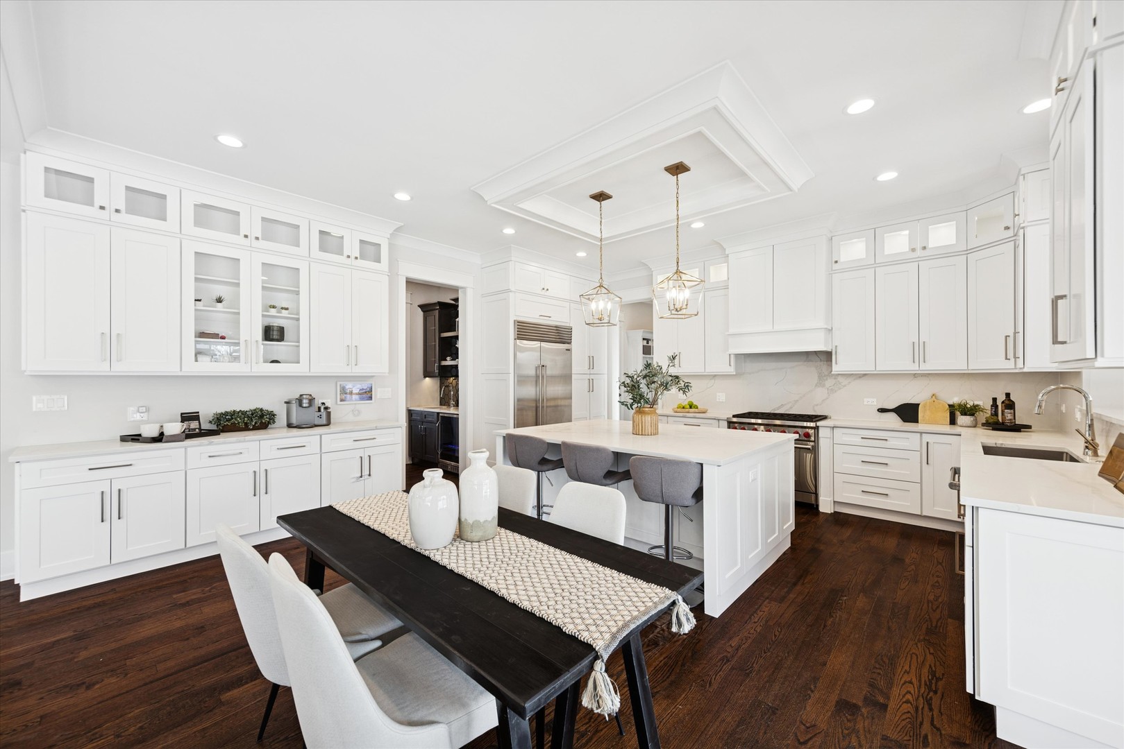 432 N Ridgeland Avenue, Elmhurst, IL 60126