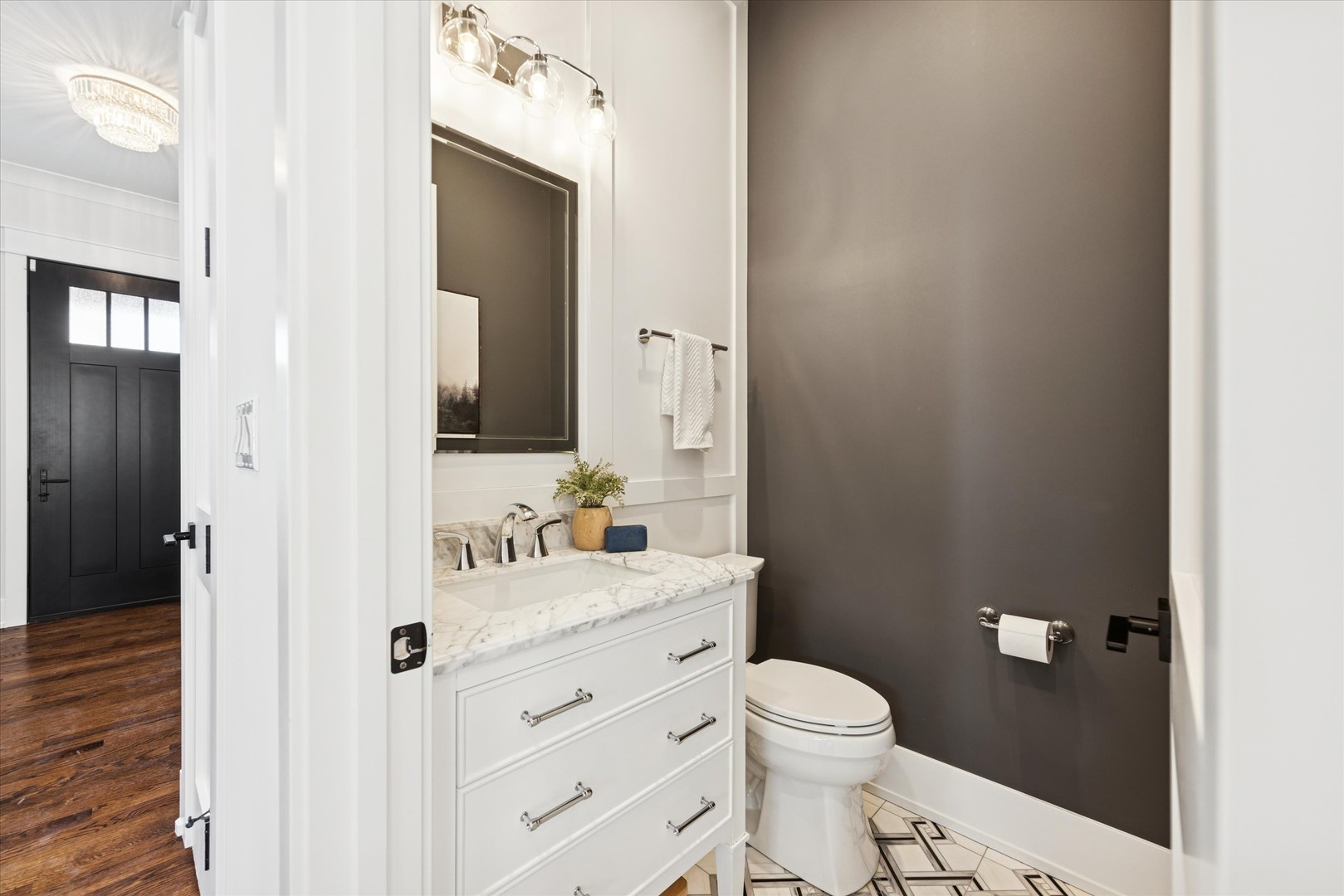 432 N Ridgeland Avenue, Elmhurst, IL 60126