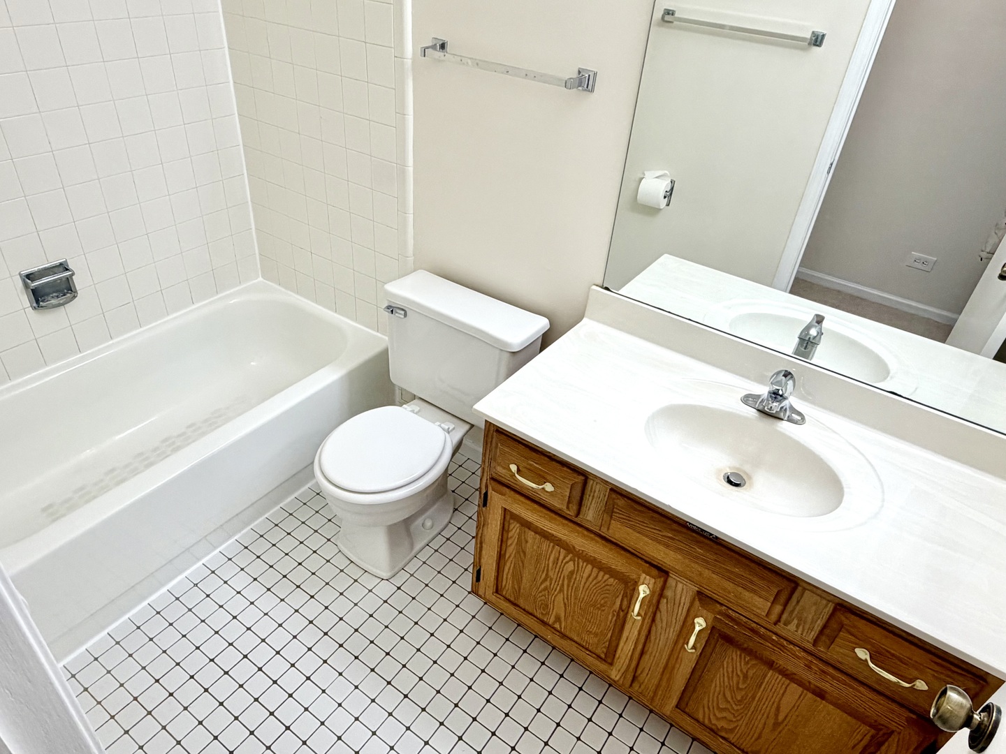 2400 Mallow Court #Z1, Schaumburg, IL 60194