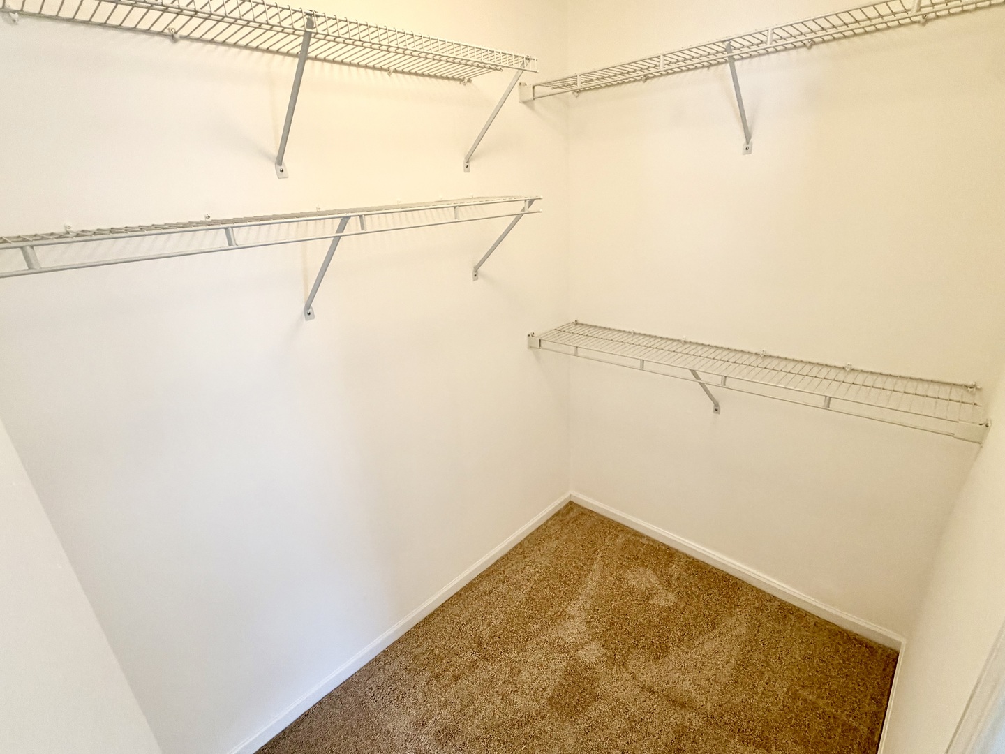 2400 Mallow Court #Z1, Schaumburg, IL 60194