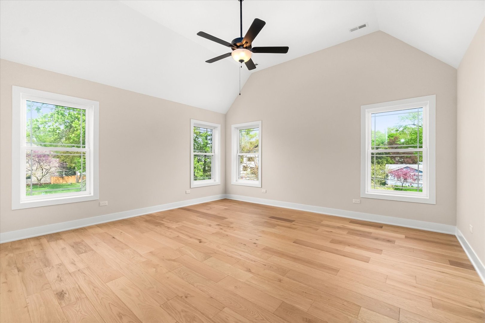 520 N Sleight Street, Naperville, IL 60563