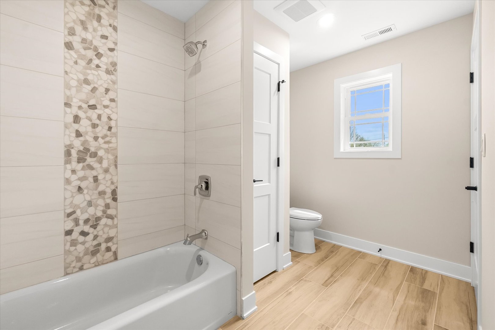 520 N Sleight Street, Naperville, IL 60563