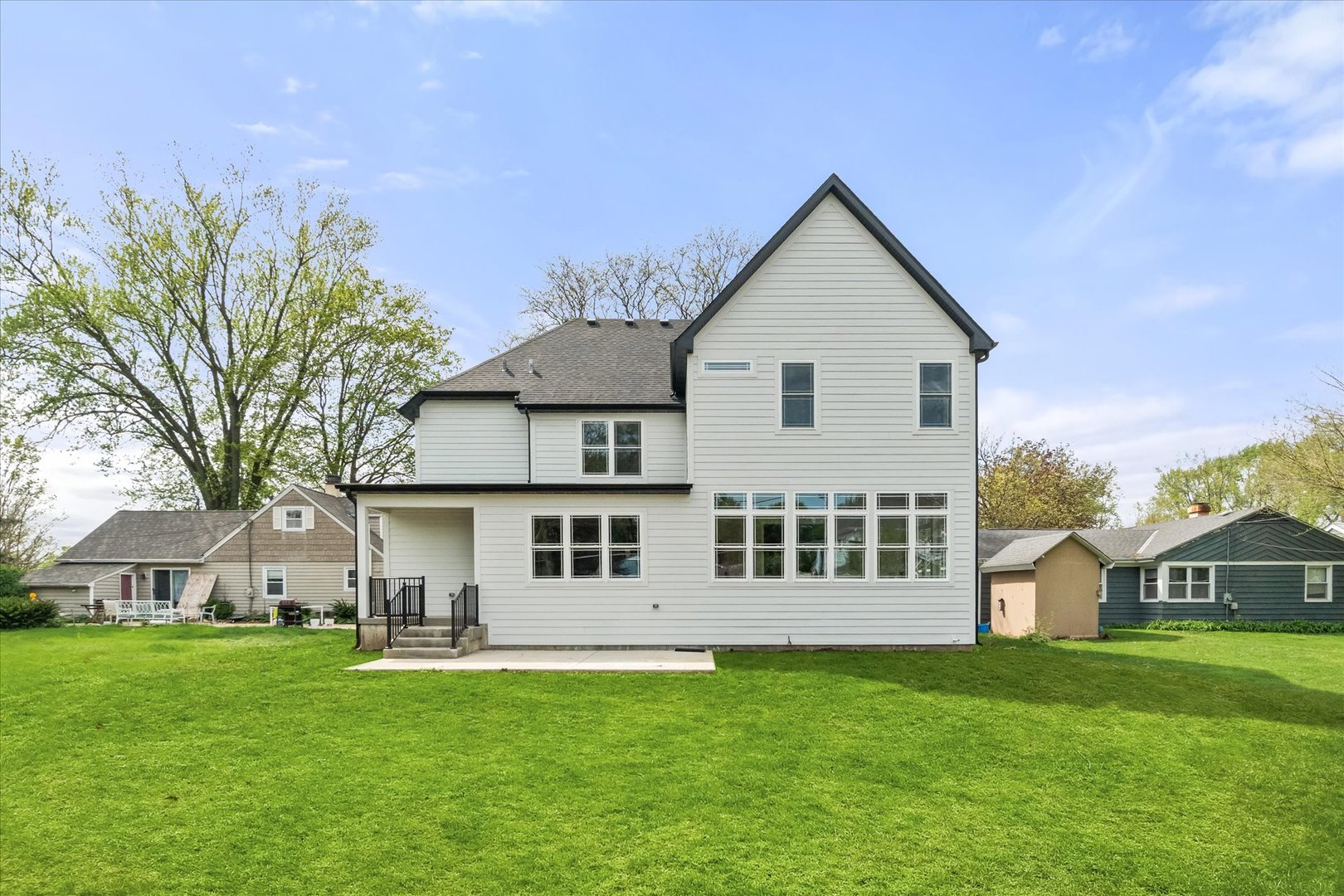 520 N Sleight Street, Naperville, IL 60563
