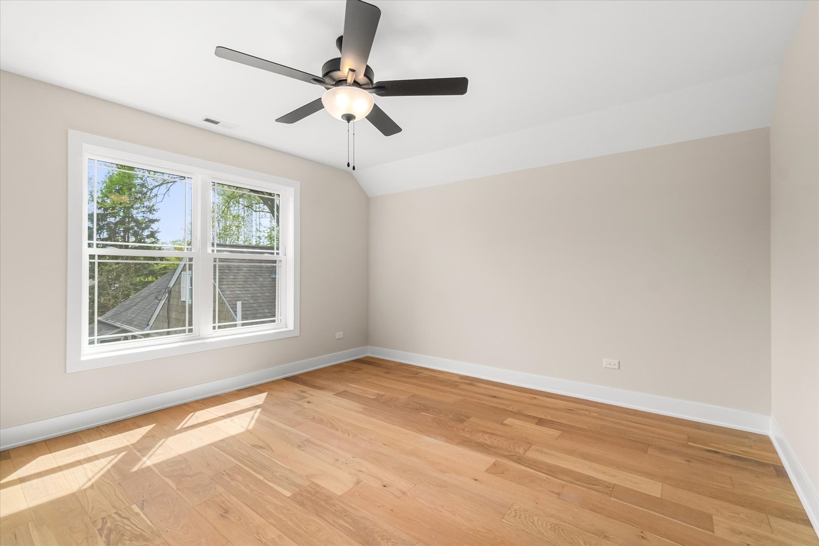 520 N Sleight Street, Naperville, IL 60563