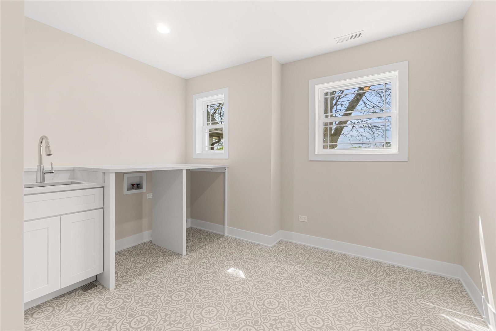 520 N Sleight Street, Naperville, IL 60563