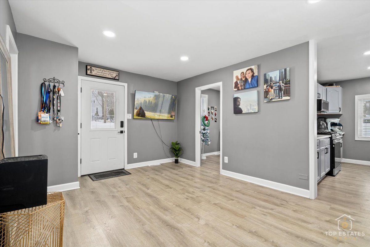 268 N Gifford Street, Elgin, IL 60120