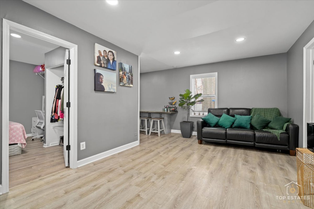 268 N Gifford Street, Elgin, IL 60120