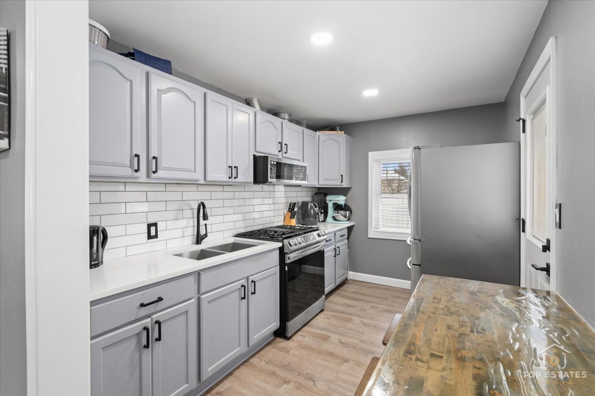 268 N Gifford Street, Elgin, IL 60120