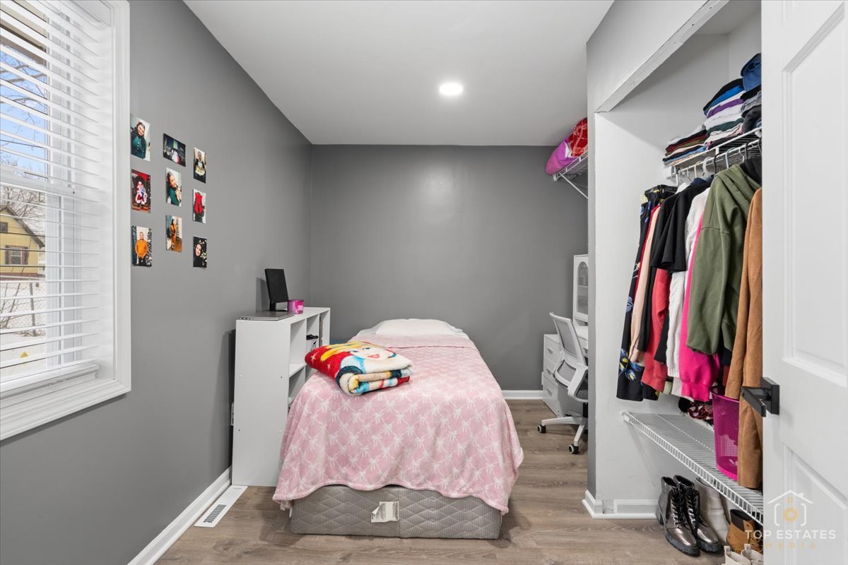 268 N Gifford Street, Elgin, IL 60120